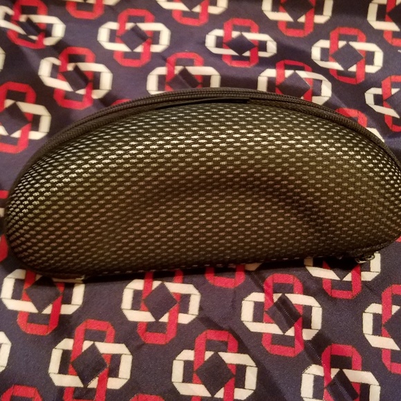 Okey sunglass holder - Picture 4 of 5